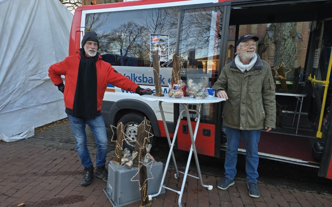 Das Bürgerbus-Team auf dem Weihnachtsmarkt in Fintel